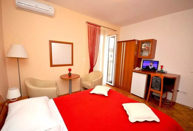 バルコニー付きスタンダードルーム, Apartmani Trogir