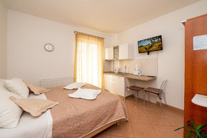 스탠다드 발코니 스튜디오, Apartmani Trogir