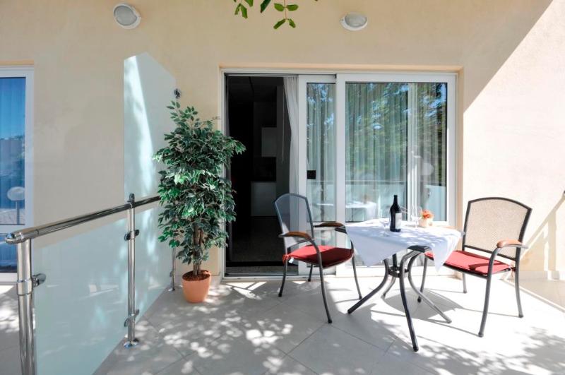 스탠다드 발코니 스튜디오, Apartmani Trogir
