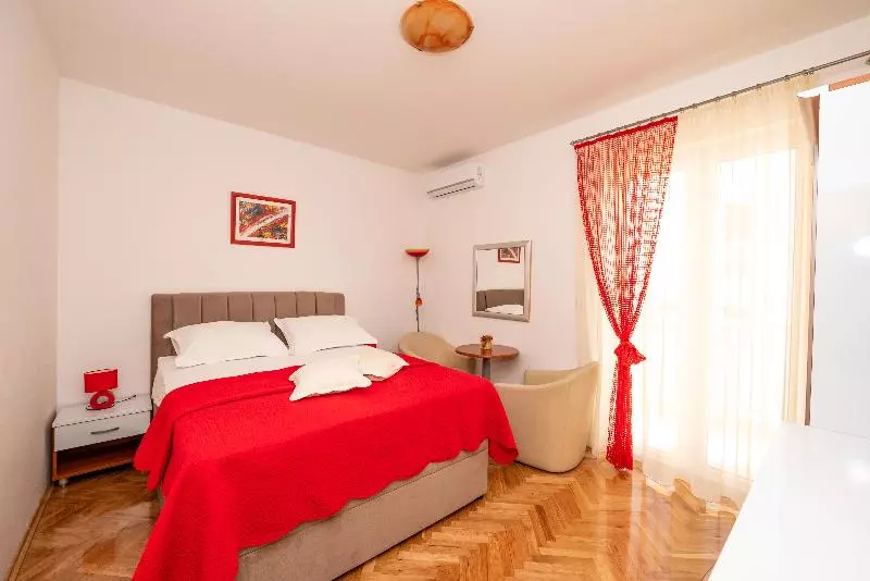 バルコニー付きスタンダードルーム, Apartmani Trogir