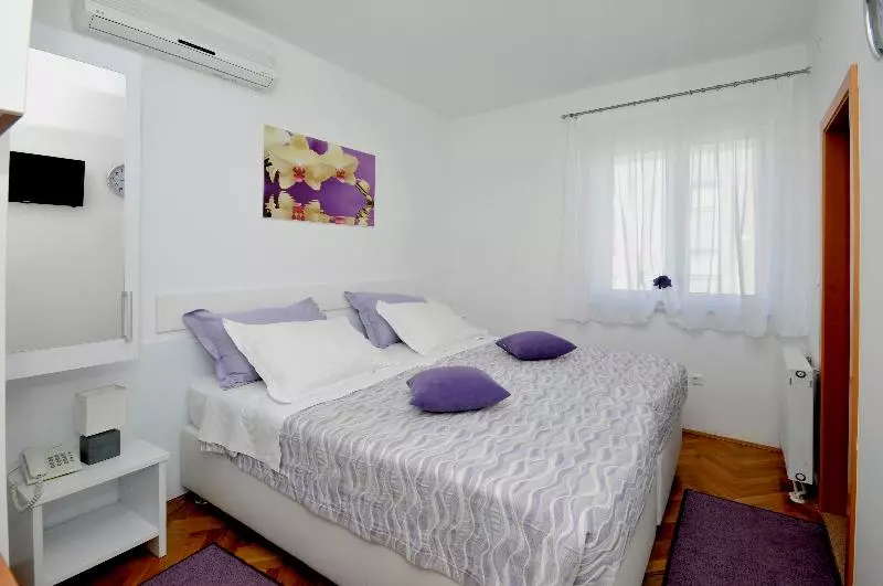 エコノミールーム, Apartmani Trogir