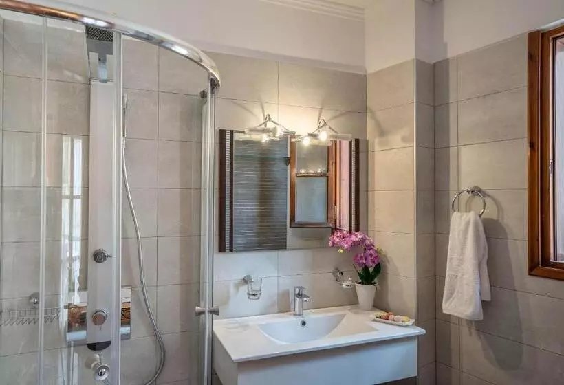 庭の見える1ベッドルームアパートメント, Calergi Residence Monthly Offers