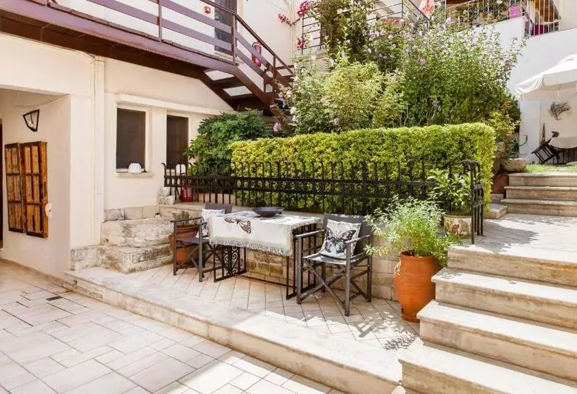 プールの見える1ベッドルームアパートメント, Calergi Residence Monthly Offers