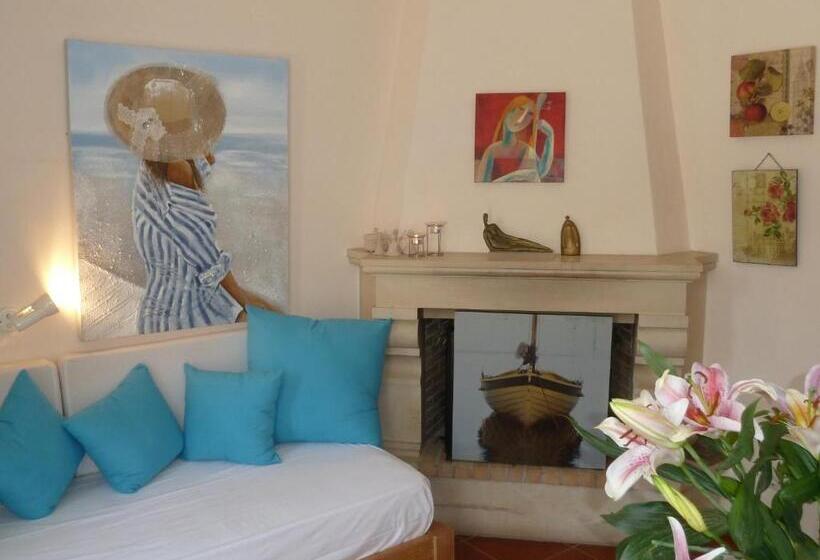 プールの見える１ベッドルームアパートメント, Calergi Residence Monthly Offers