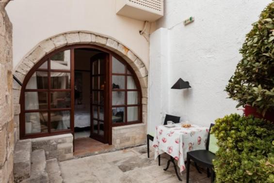 豪华工作室, Calergi Residence Monthly Offers