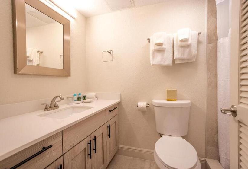 استودیوی استاندارد, Castle Villas At Bluebeard S