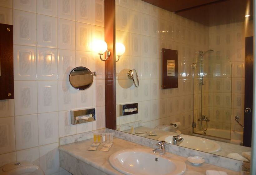 اتاق لوکس, Century Park