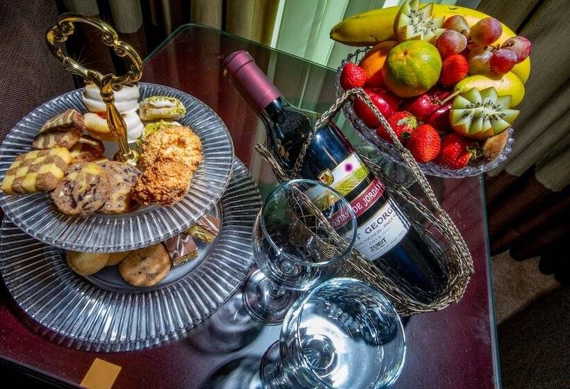 اتاق لوکس یک تخته, Century Park