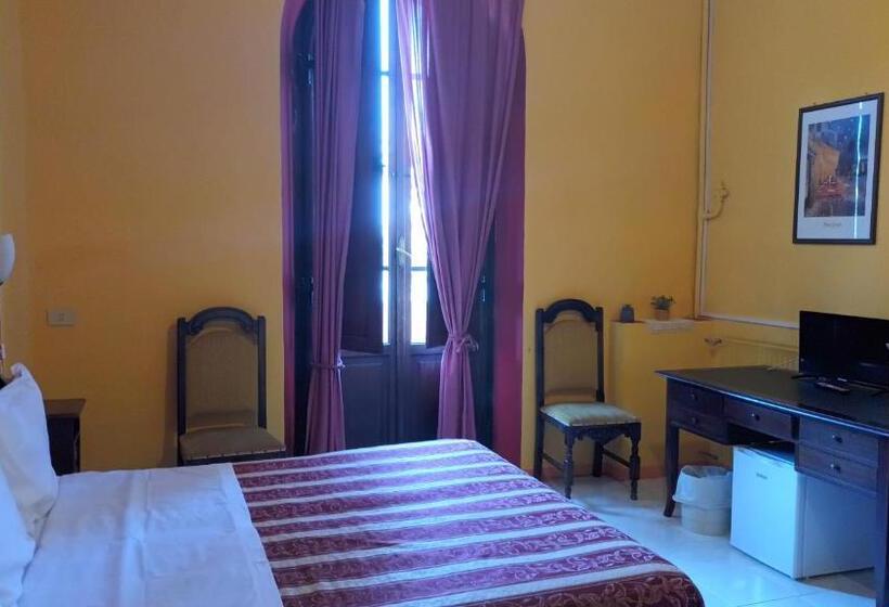 Chambre Supérieure, Europa