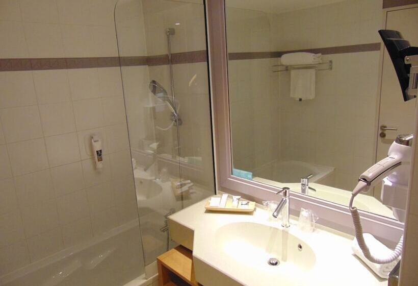 جناح جونيور, Mercure Toulouse Aéroport Golf De Seilh