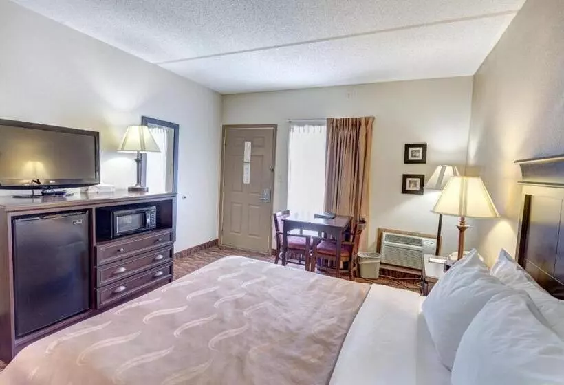 اتاق استاندارد با تخت بزرگ, Quality Inn West