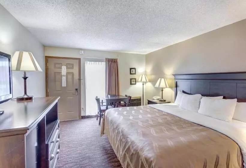 اتاق استاندارد با تخت بزرگ, Quality Inn West