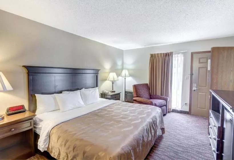 سوئیت با تخت بزرگ, Quality Inn West