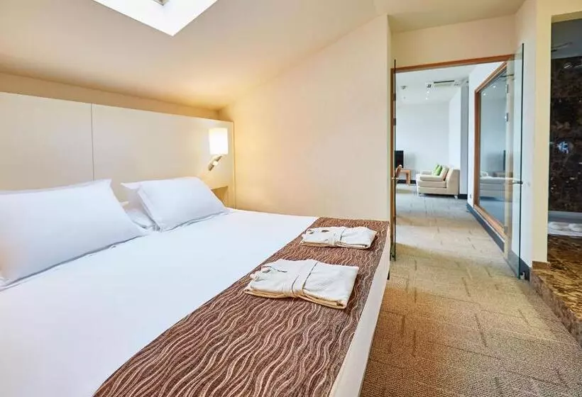 Seniorsviitti, Richmond Nua Wellness Spa   Adult Only