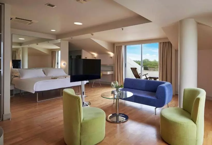Sviitti Poreallas, Richmond Nua Wellness Spa   Adult Only