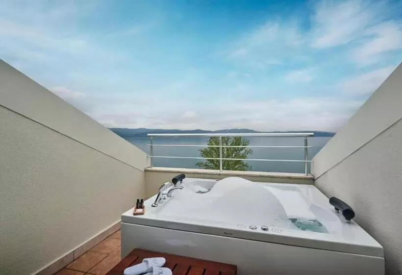 Sviitti Poreallas, Richmond Nua Wellness Spa   Adult Only