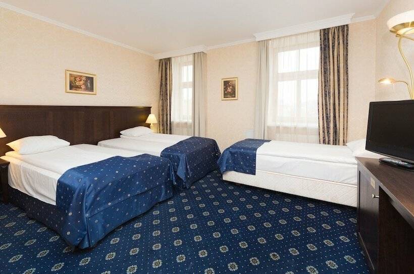 اتاق استاندارد سه نفره, Gertrude Hotel Self Check In