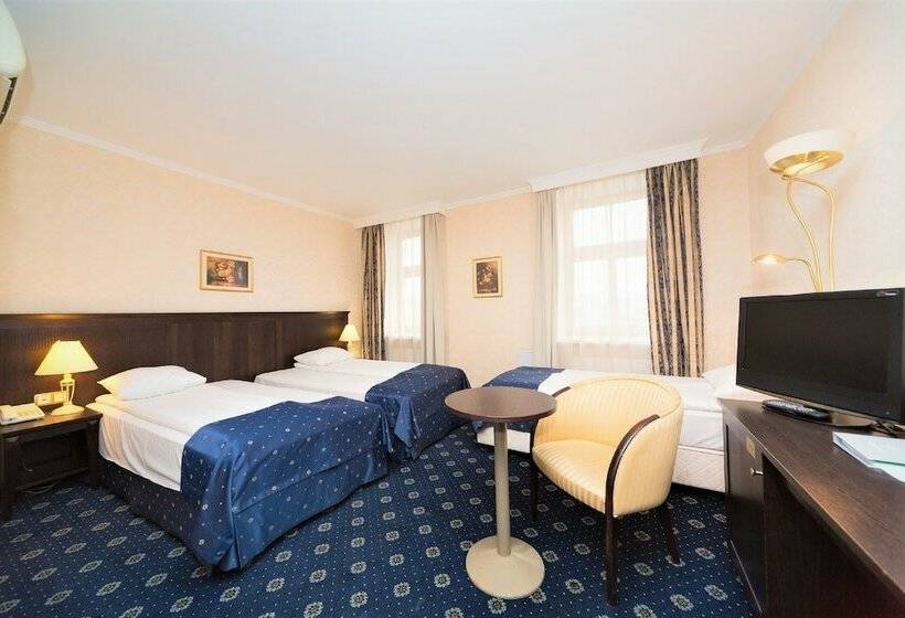 اتاق استاندارد سه نفره, Gertrude Hotel Self Check In