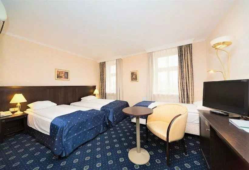 اتاق استاندارد سه نفره, Gertrude Hotel Self Check In