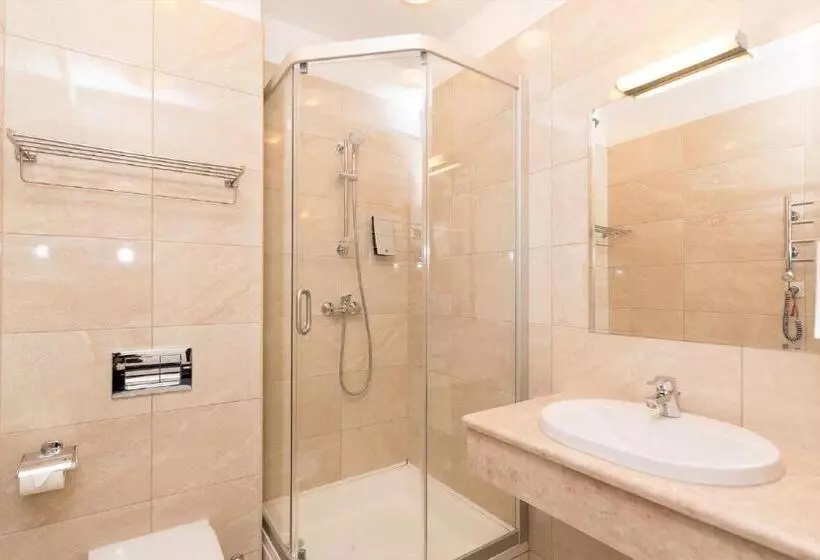 اتاق استاندارد یک نفره, Gertrude Hotel Self Check In