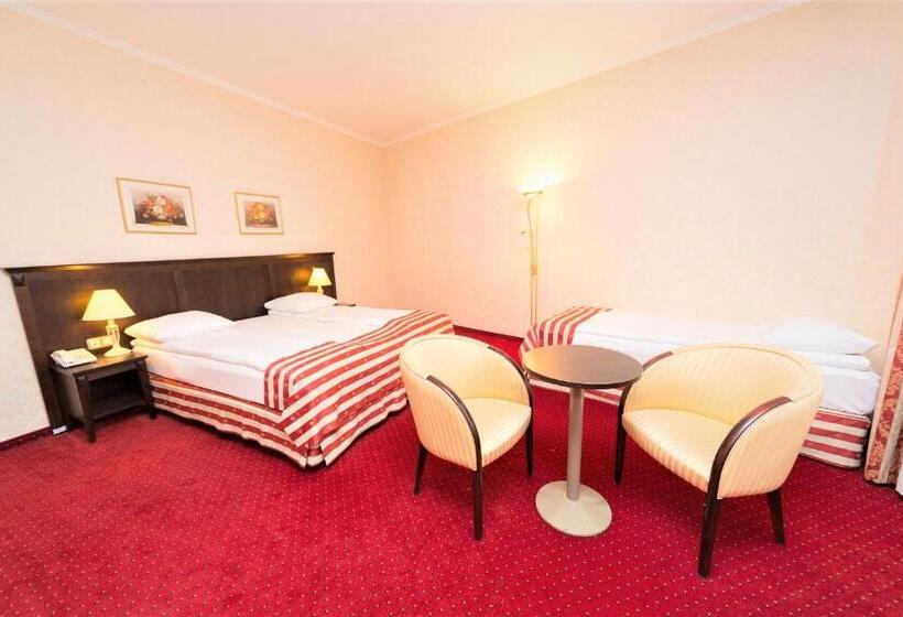 اتاق استاندارد سه نفره, Gertrude Hotel Self Check In