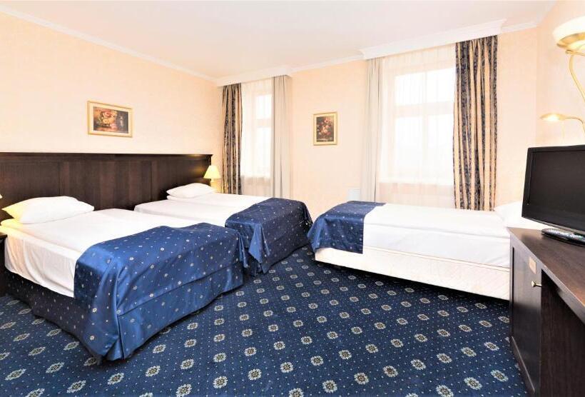 اتاق استاندارد سه نفره, Gertrude Hotel Self Check In