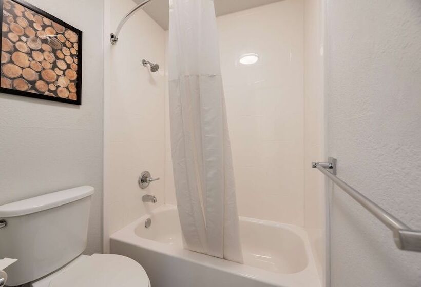 غرفه قياسيه سريرين مزدوجين, Comfort Inn