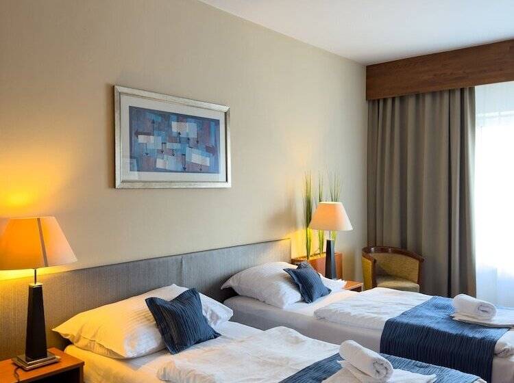 スタンダードルーム, Theresia