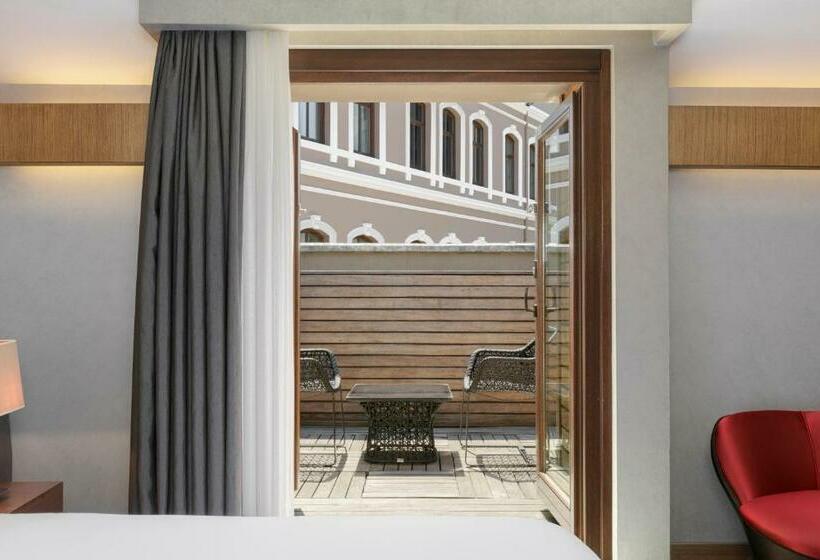 キングサイズベッドのスタンダードルーム, W Istanbul