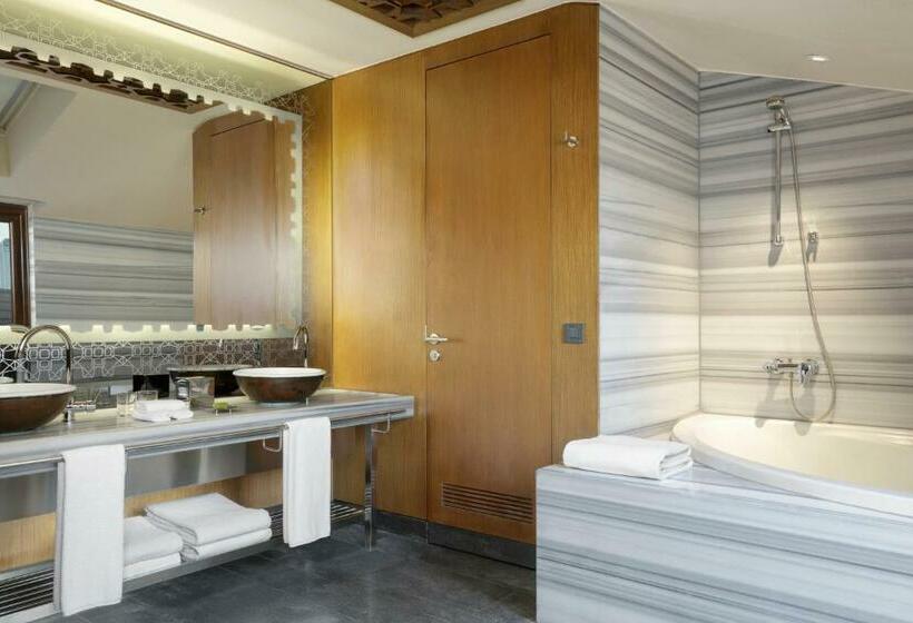 キングサイズベッドのスイートルーム, W Istanbul