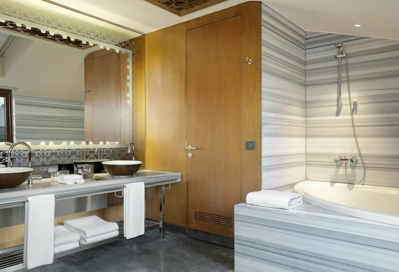 キングサイズベッドのスイートルーム, W Istanbul