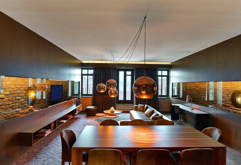 キングサイズベッドのスイートルーム, W Istanbul