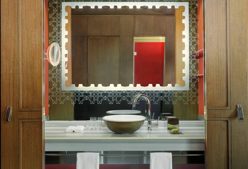 ダブルベッドスタンダードルーム, W Istanbul