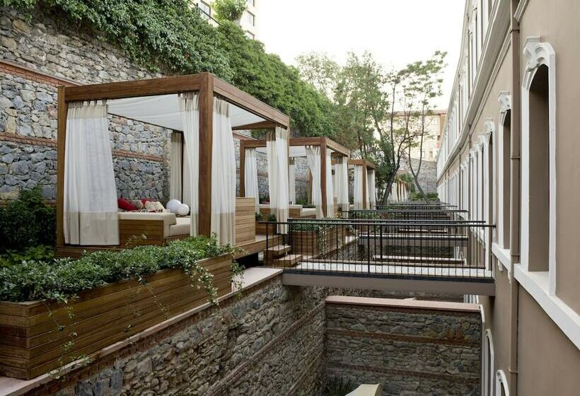 ダブルベッドスタンダードルーム, W Istanbul