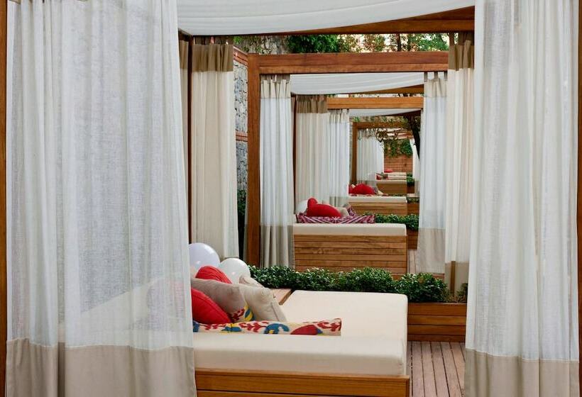 ダブルベッドスタンダードルーム, W Istanbul