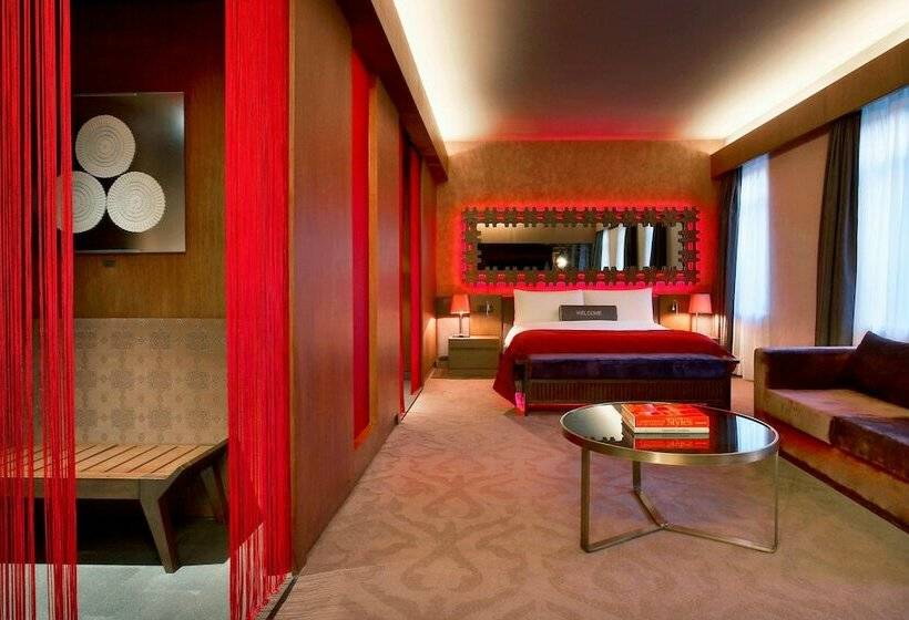 スタンダードスタジオ, W Istanbul