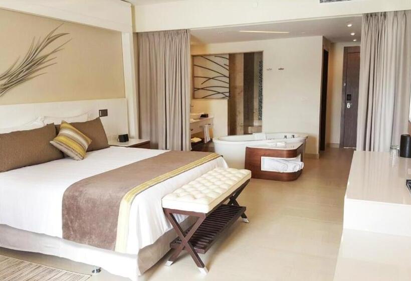 Junior Suite Club Vista Mar, Royalton Saint Lucia, An Autograph Collection - All Inclusive Resort