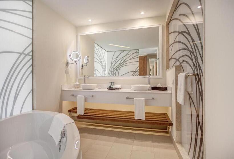 سوییت جونیور لوکس با چشم‌انداز دریا, Royalton Saint Lucia, An Autograph Collection - All Inclusive Resort