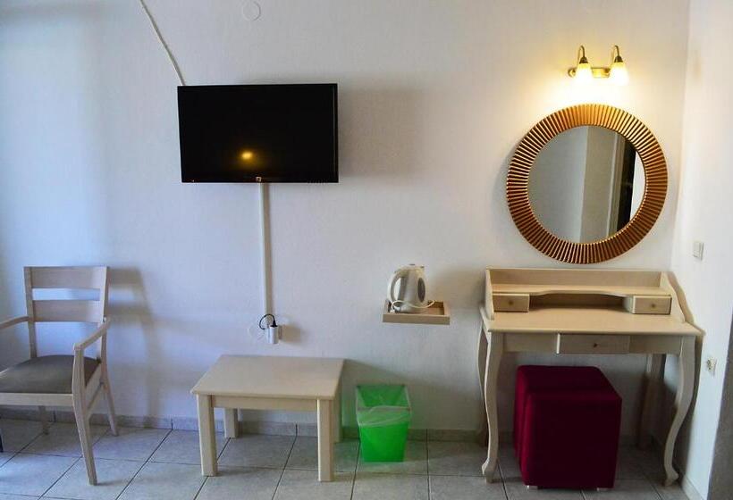 חדר סטנדרט, Alexandros