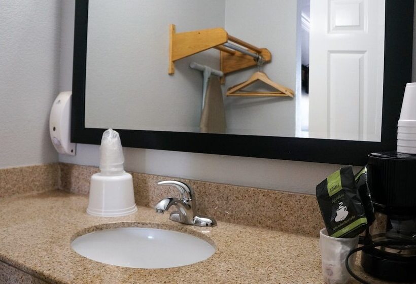 جناح, Americas Best Value Inn   Milpitas