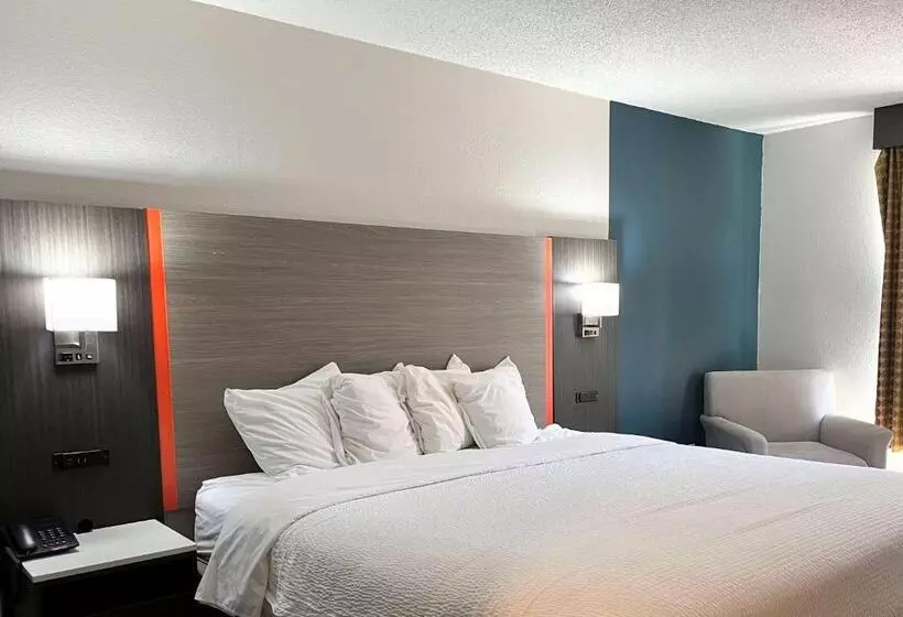 اتاق استاندارد با تخت بزرگ, Baymont By Wyndham Indianapolis East