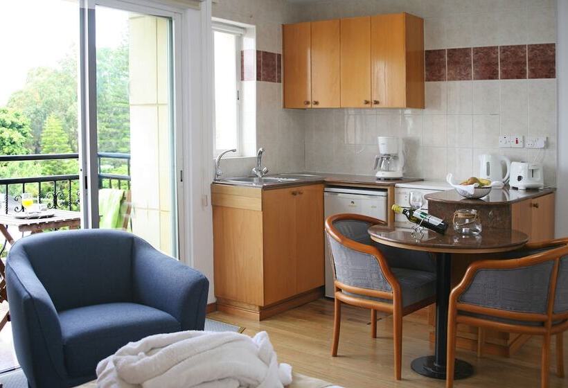 סטודיו סופריור, Chrielka