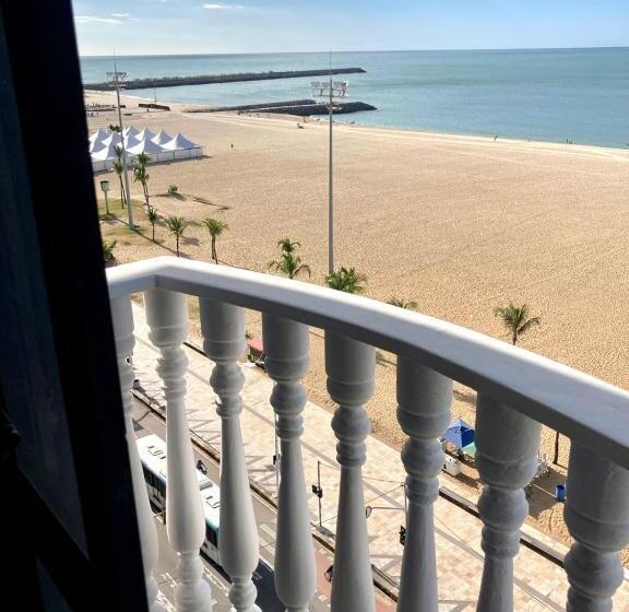 דירת חדר נוף לים, Flat Classic