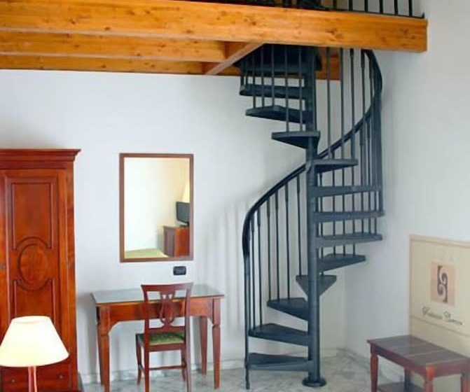 غرفة قياسية ثلاثية, La Pigna