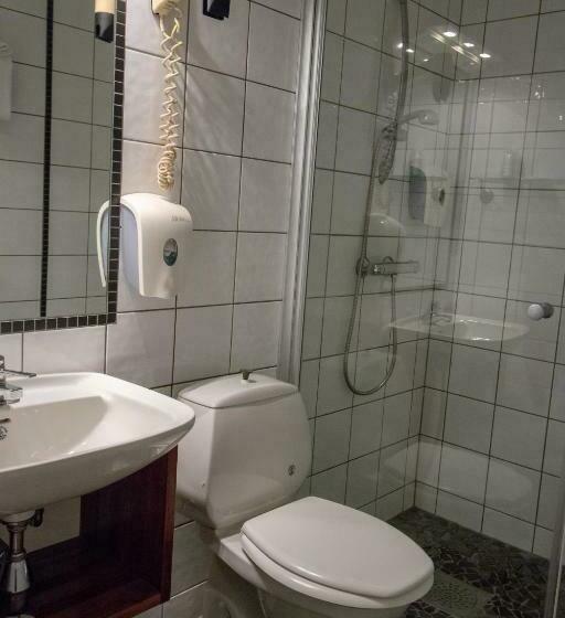 غرفة قياسية, Lakselv