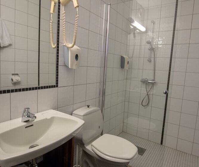 غرفة إقتصادية فردية, Lakselv