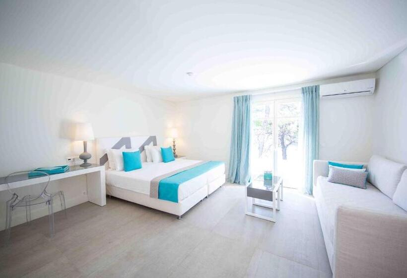 سوئیت جونیور با چشمانداز باغ, Marpunta Resort, Santikos Collection