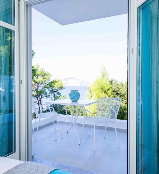 سوییت جونیور با چشمانداز دریا, Marpunta Resort, Santikos Collection