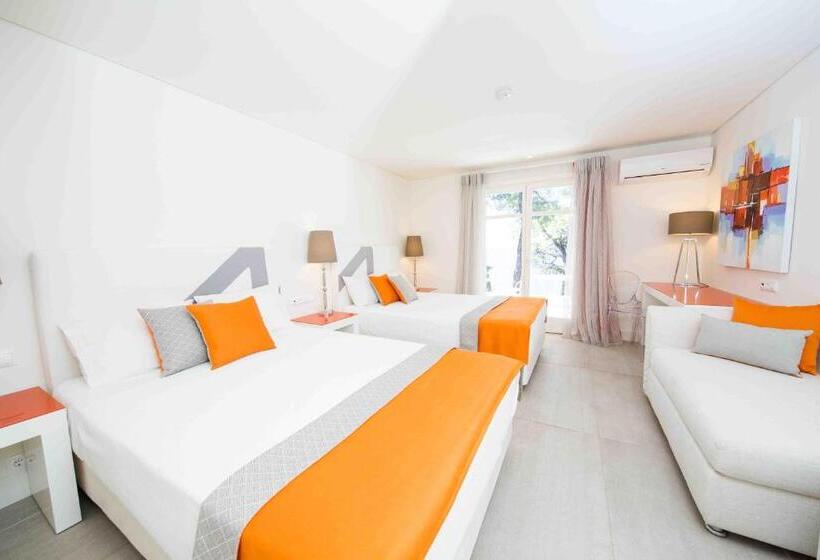 اتاق خانوادگی با چشمانداز دریا, Marpunta Resort, Santikos Collection