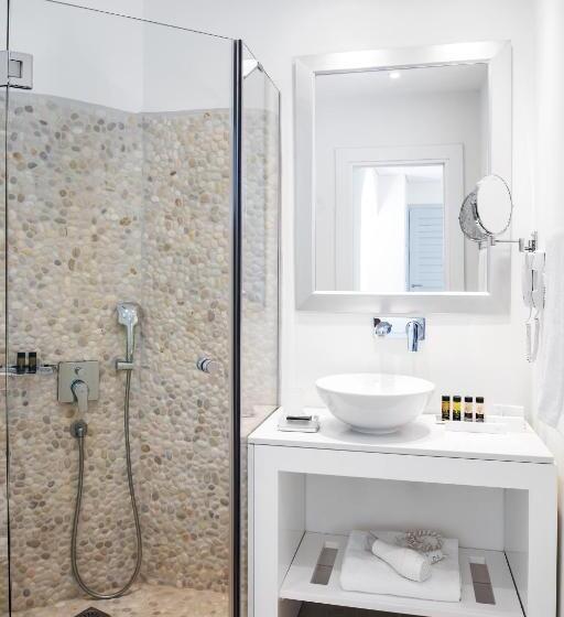 سوییت با چشم‌انداز دریا, Marpunta Resort, Santikos Collection